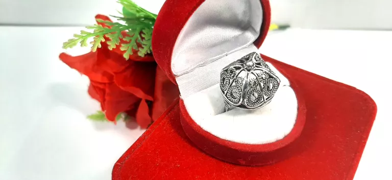 SREBRNY PIERŚCIEŃ 5,60 G 925 R.13