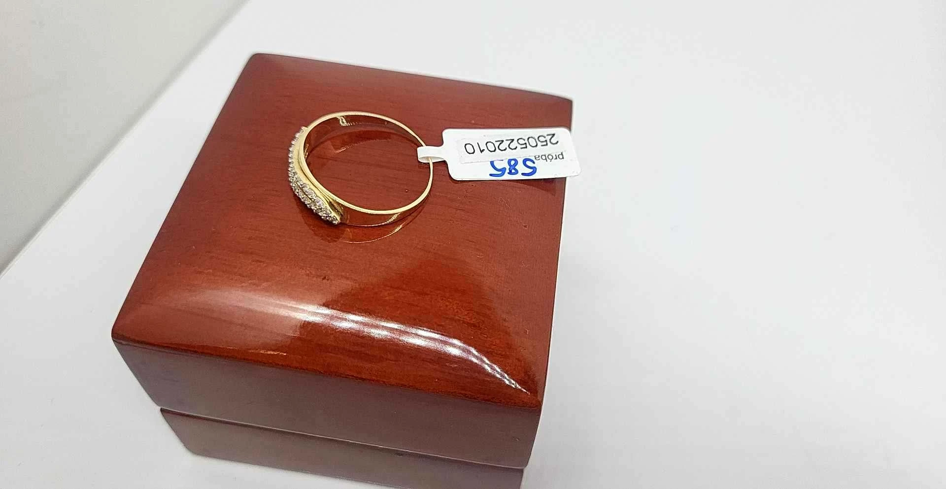 zloty-pierscionek-585-ean-gtin-5900025305355