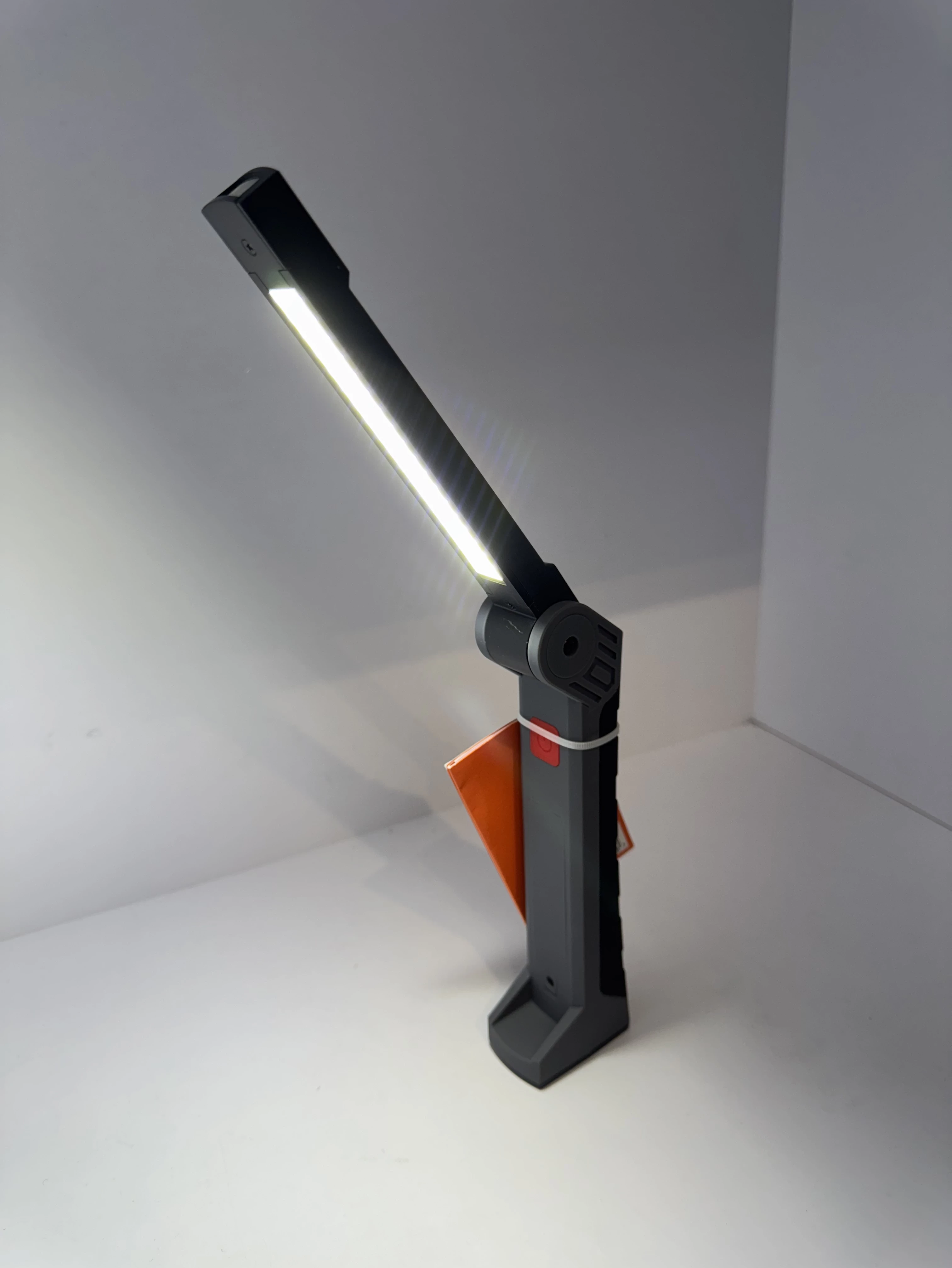 lampka-robocza-led-werckmann-ean-8718964138128-marka-248811-1081115