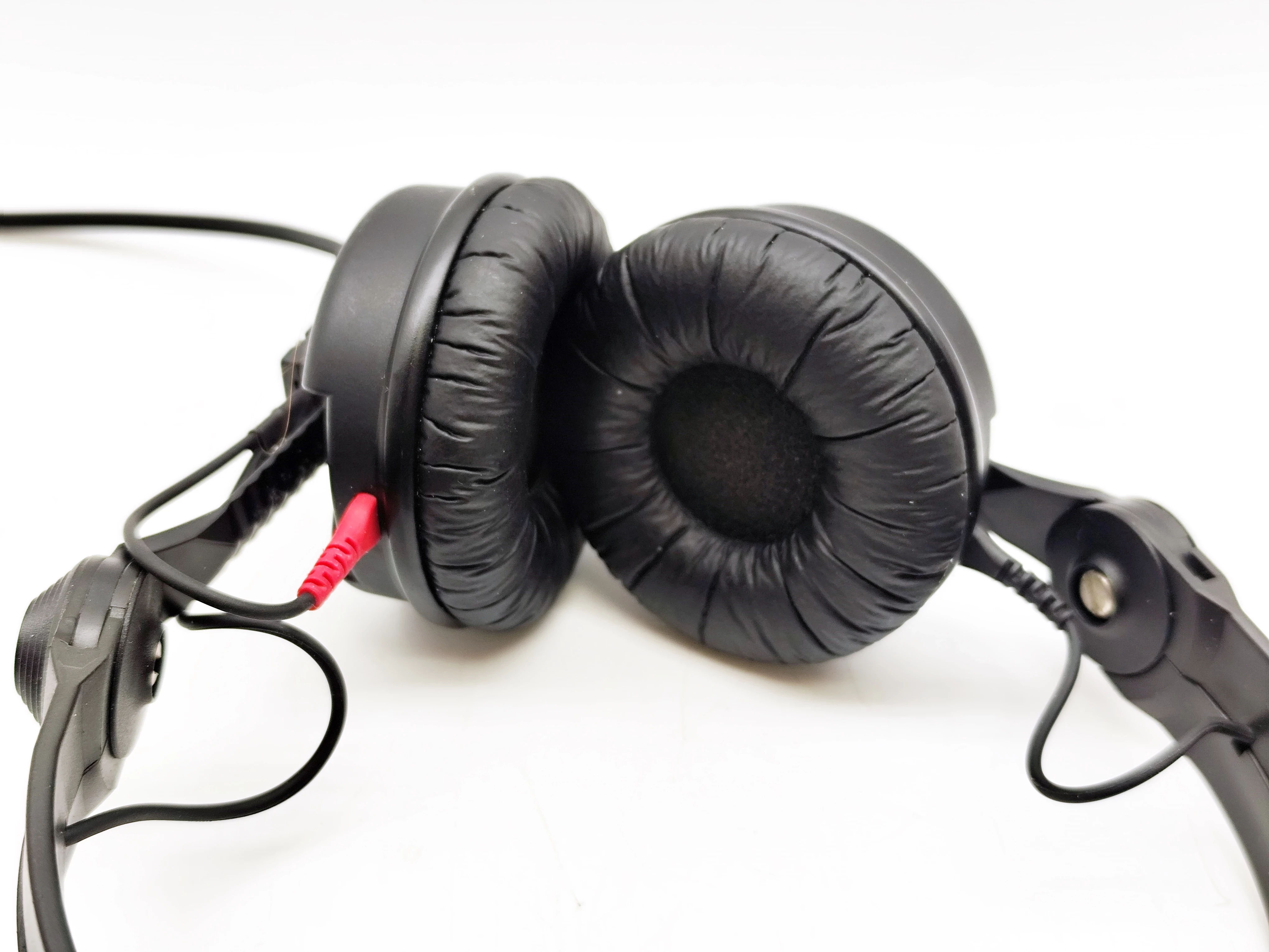 sennheiser-hd-25-profesjonalne-sluchawki-studyjne-b-stock-kolor-dominujacy-129357-3