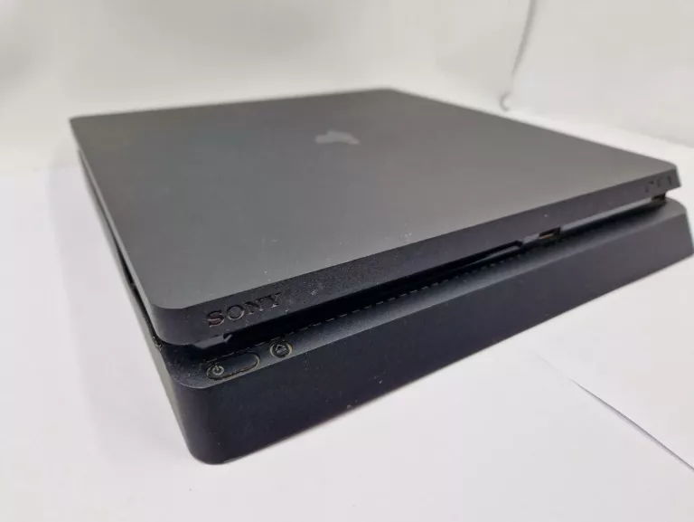 KONSOLA SONY PLAYSTATION PS4 SLIM 500GB 2 PADY OKABLOWANIE