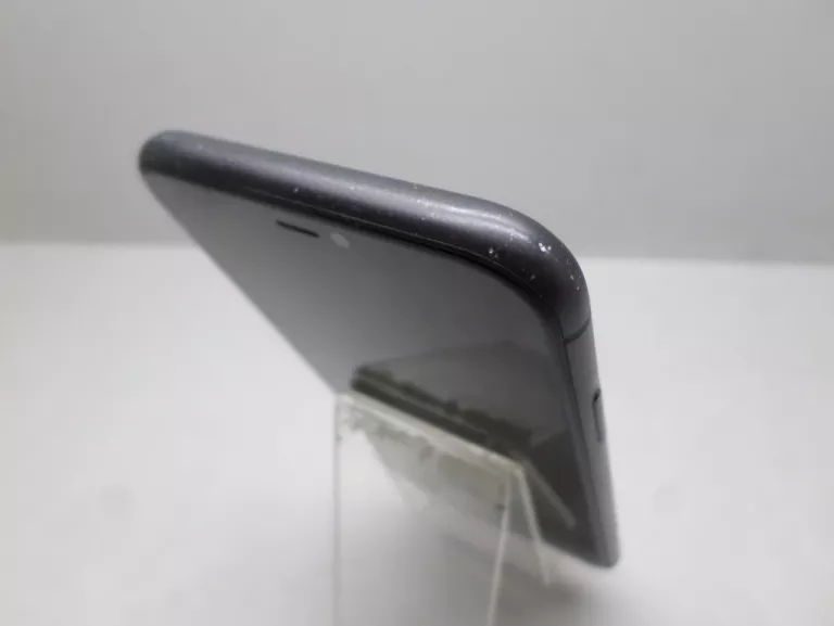 TELEFON IPHONE 11 82%