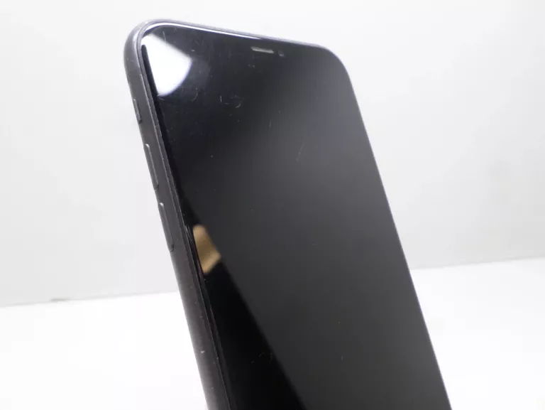TELEFON IPHONE 11 82%