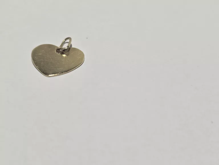 ŚLICZNA 14K ZŁOTA ZAWIESZKA GŁADKIE SERDUSZKO 1,53G