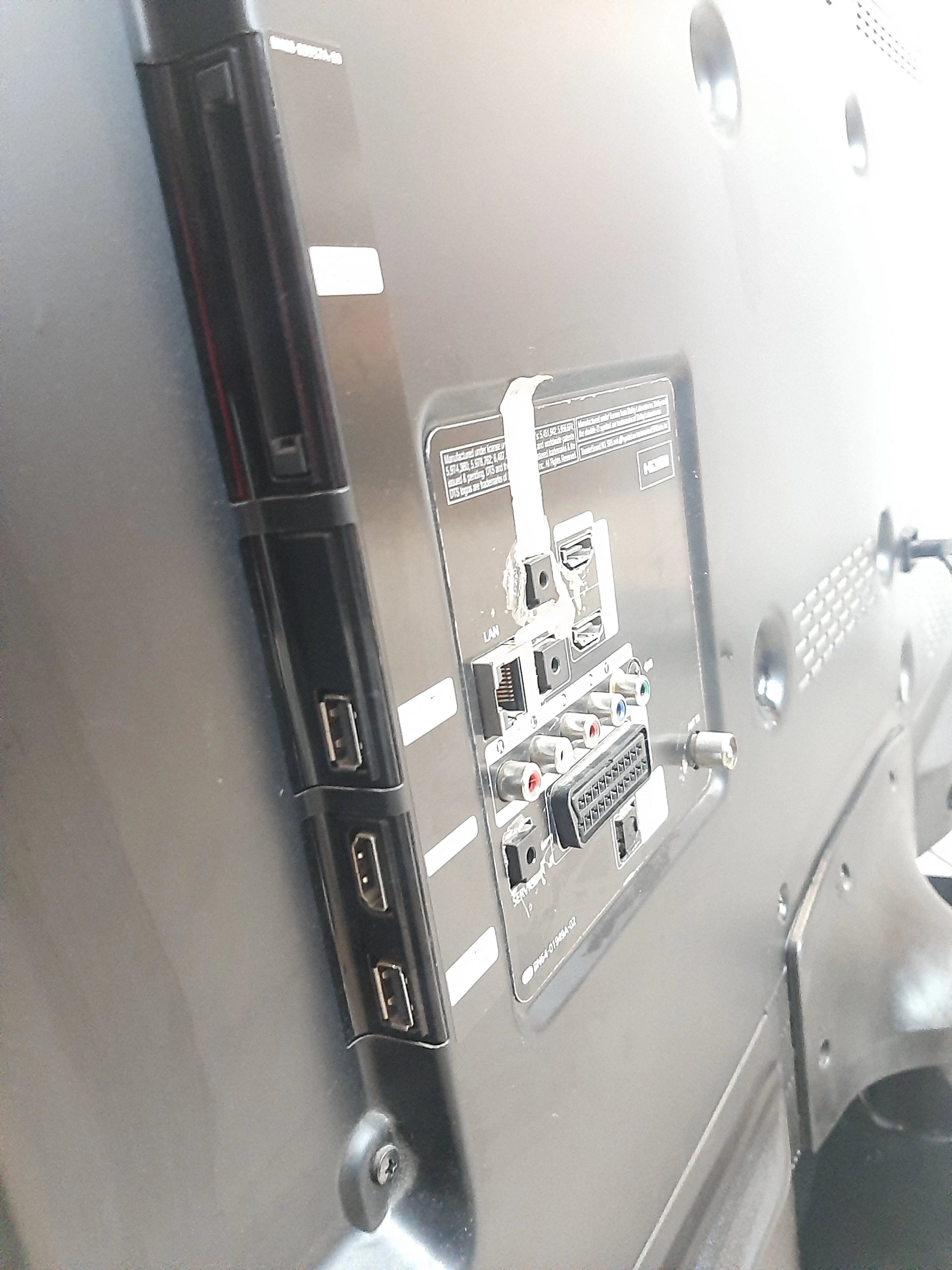 tv-samsung-ue40es5500-przekatna-ekranu-cale-4000