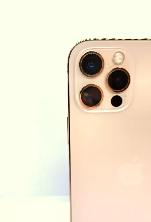 SMARTFON APPLE IPHONE 12 PRO 6 GB / 128 GB 5G ZŁOTY 83 % + 15 ETUI