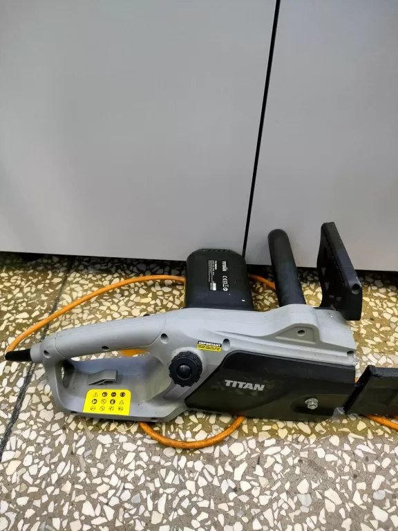 PIŁA ELEKTRYCZNA TITAN TTL758CHN
