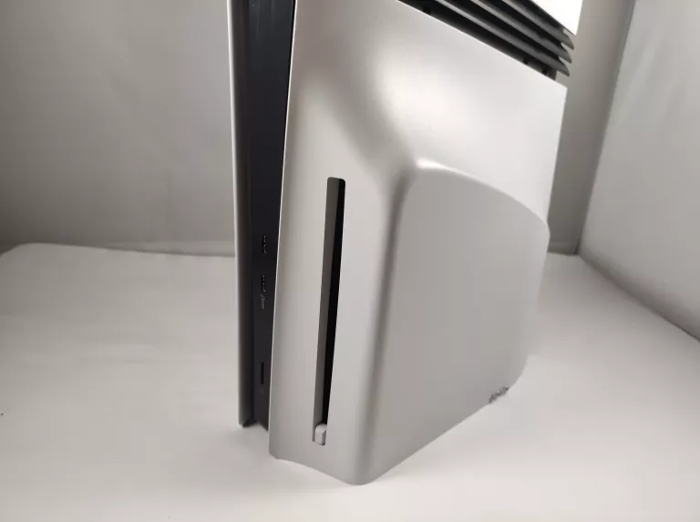 KONSOLA PS5 PRO 2TB Z NAPĘDEM, PAD, GRY, KOMPLET