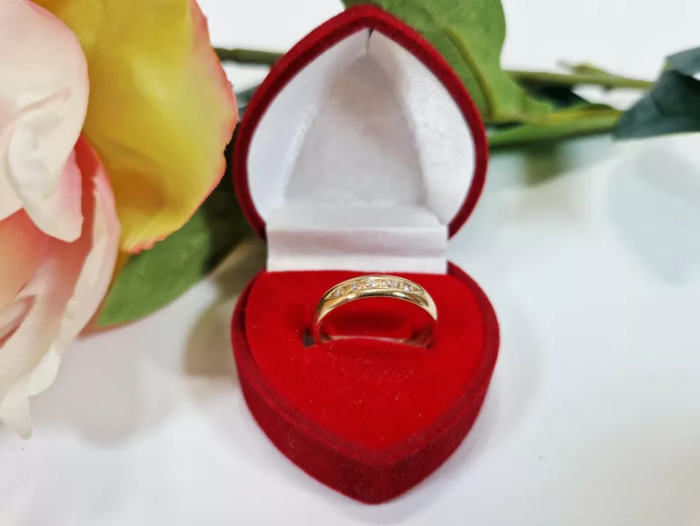 ŚLICZNA ZŁOTA OBRĄCZKA Z BRYLANTAMI | CERTYFIKAT | R16 | P585 | W:4,13G