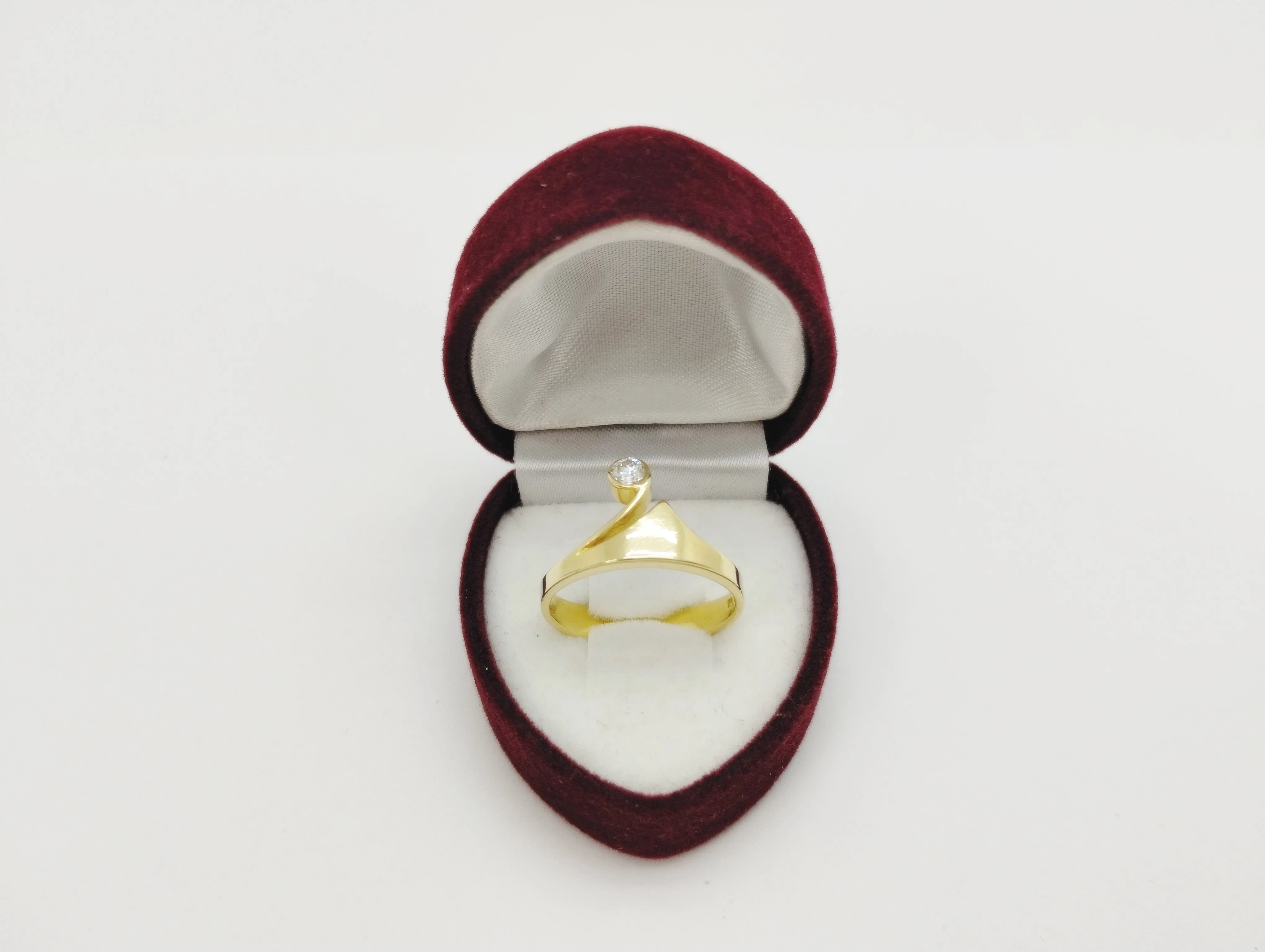 zloty-pierscionek-z-brylantem-pr-750-011ct-certyfikat-ean-gtin-8001586231170