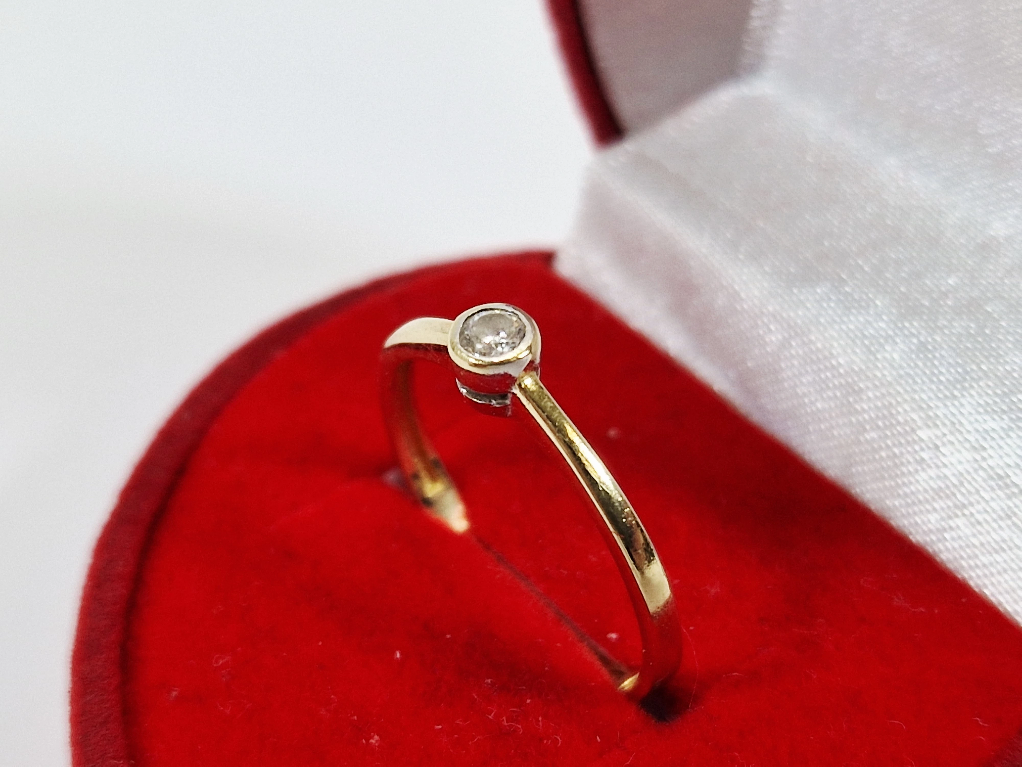 uroczy-zloty-pierscionek-z-brylantem-p585-w132g-r12-1422022024-waga-107