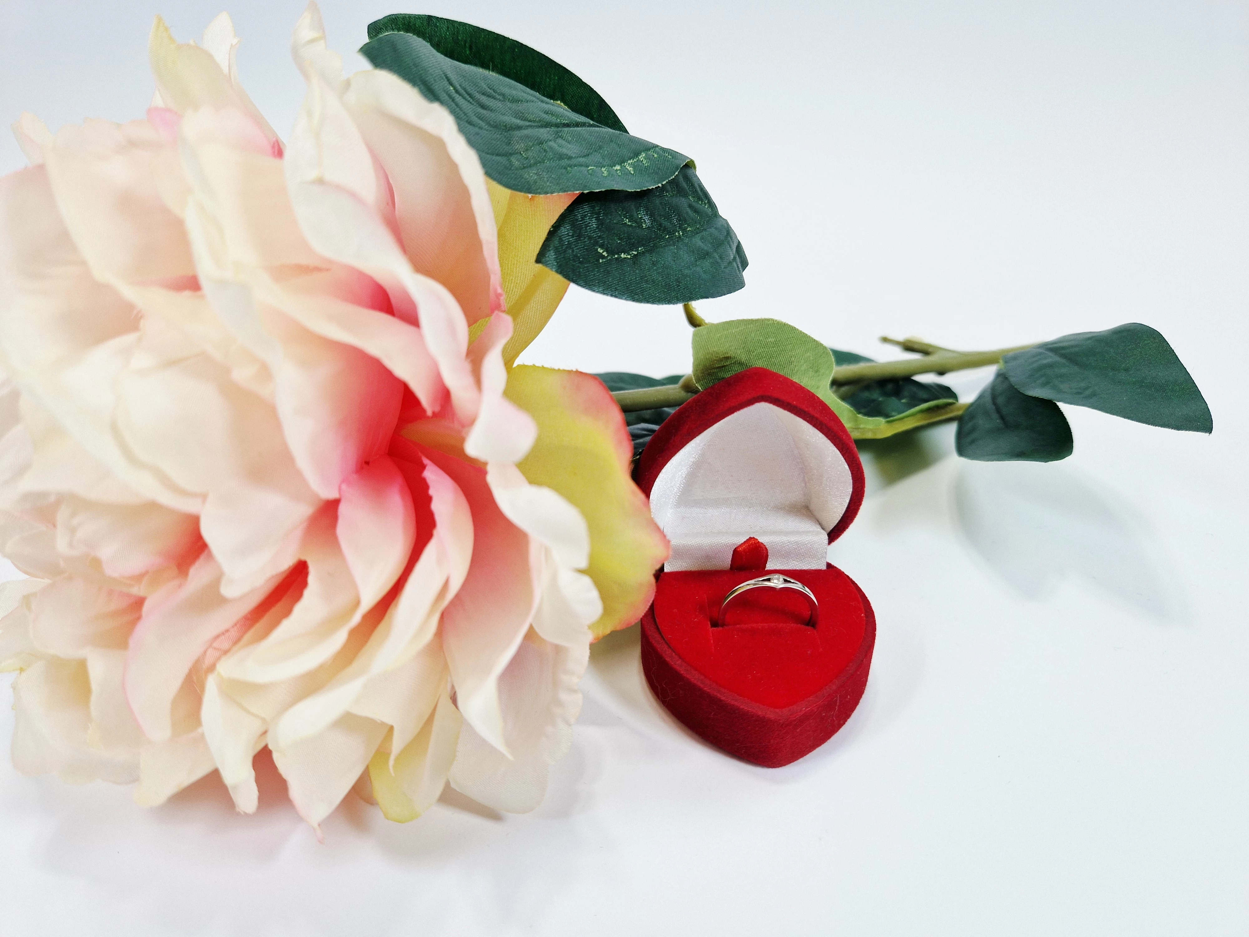 sliczny-pierscionek-biale-zloto-z-brylantem-p375-w126-r12-222022024-kazimierza-wielkiego-12-miedzyrzecz-fitum