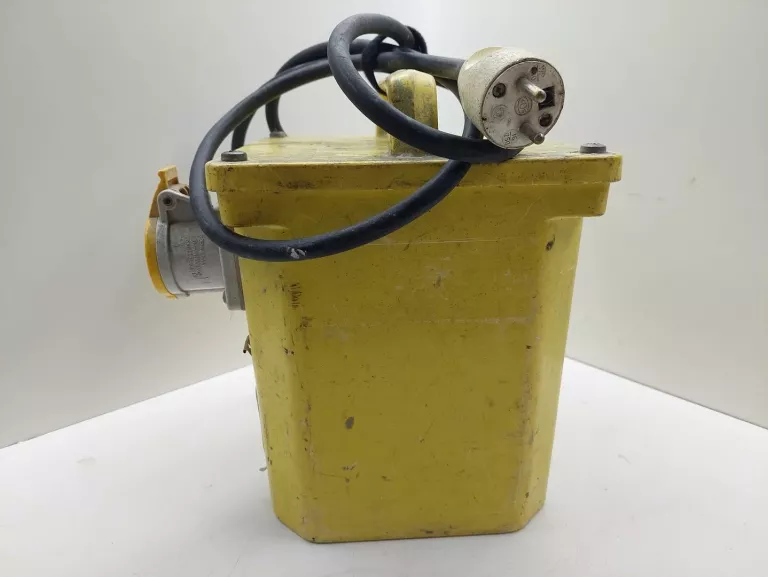 TRANSFORMATOR NAPIĘCIOWY POWERTOOL TRANSFORMER 16A 3.3KV P30/2