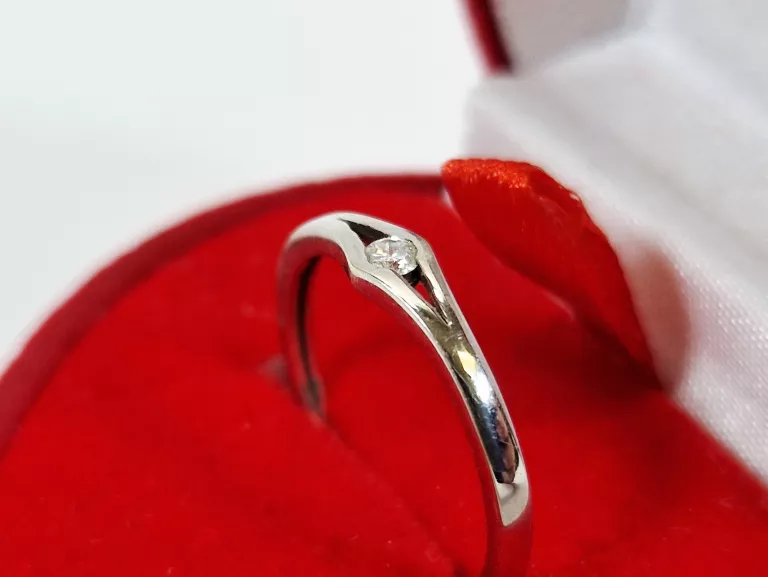 sliczny-pierscionek-biale-zloto-z-brylantem-p375-w126-r12-222022024-waga-107