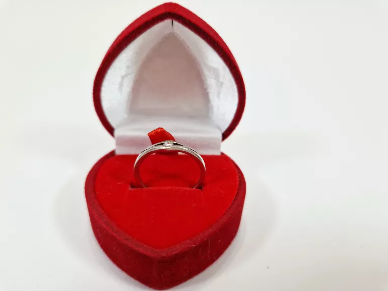 sliczny-pierscionek-biale-zloto-z-brylantem-p375-w126-r12-222022024-rodzaj-2205-2