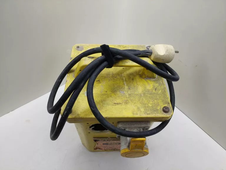 TRANSFORMATOR NAPIĘCIOWY POWERTOOL TRANSFORMER 16A 3.3KV P30/2