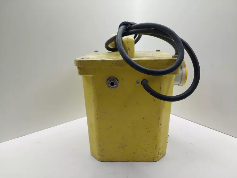 TRANSFORMATOR NAPIĘCIOWY POWERTOOL TRANSFORMER 16A 3.3KV P30/2