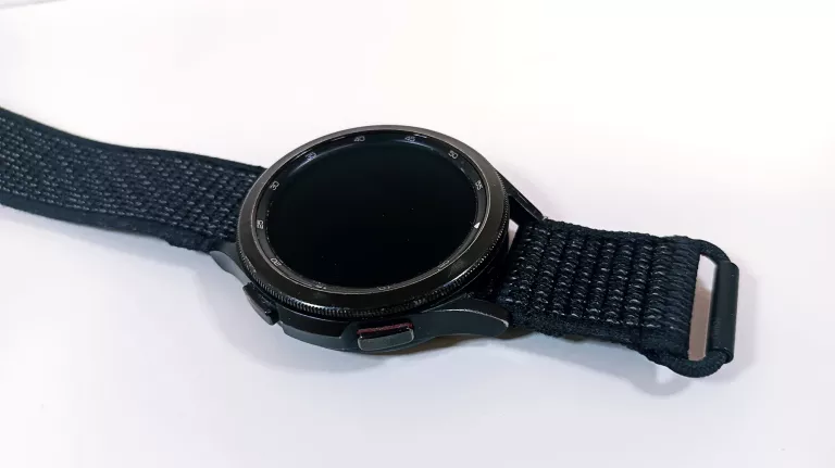 SMARTWATCH SAMSUNG GALAXY WATCH 4 CLASSIC / PUDEŁKO / BRAK ŁADOWARKI