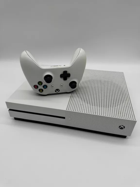 KONSOLA XBOX ONE S 500 GB + PAD