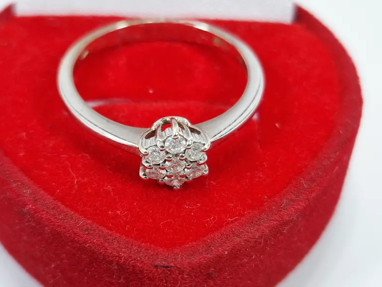 PIĘKNY PIERŚCIONEK Z BRYLANTAMI BIAŁE ZŁOTO P750 W3,08G R18  25/30/01/2024