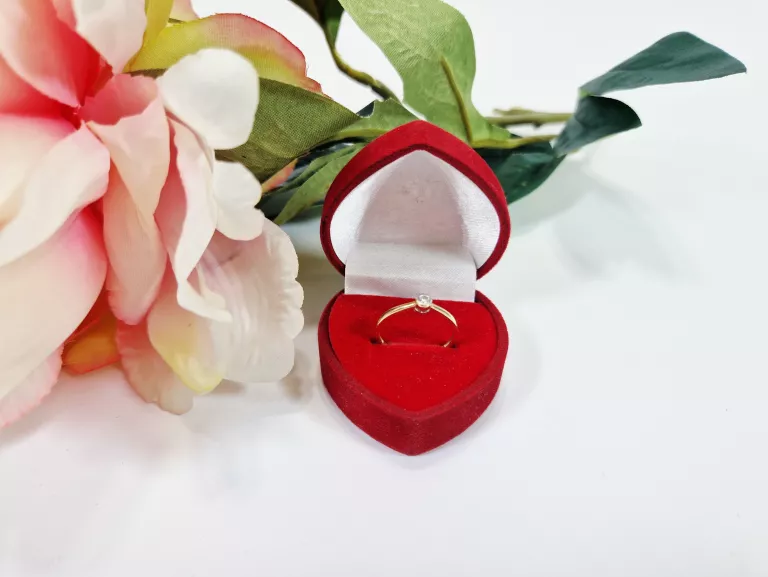 uroczy-zloty-pierscionek-z-brylantem-p585-w132g-r12-1422022024-kazimierza-wielkiego-12-miedzyrzecz-fitum