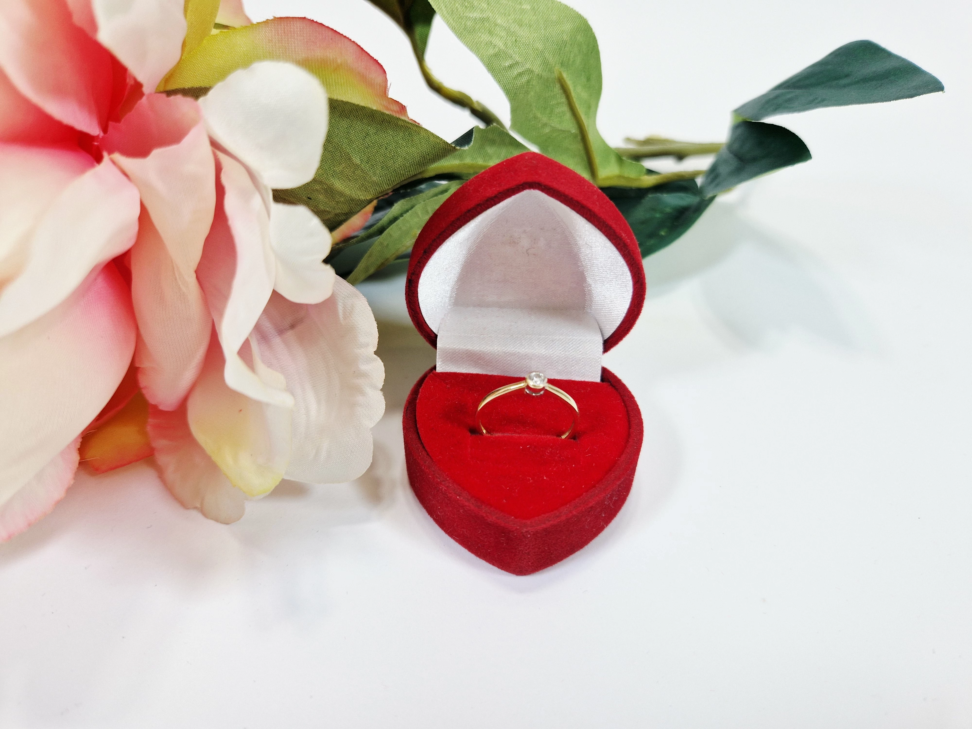 uroczy-zloty-pierscionek-z-brylantem-p585-w132g-r12-1422022024-kazimierza-wielkiego-12-miedzyrzecz-fitum