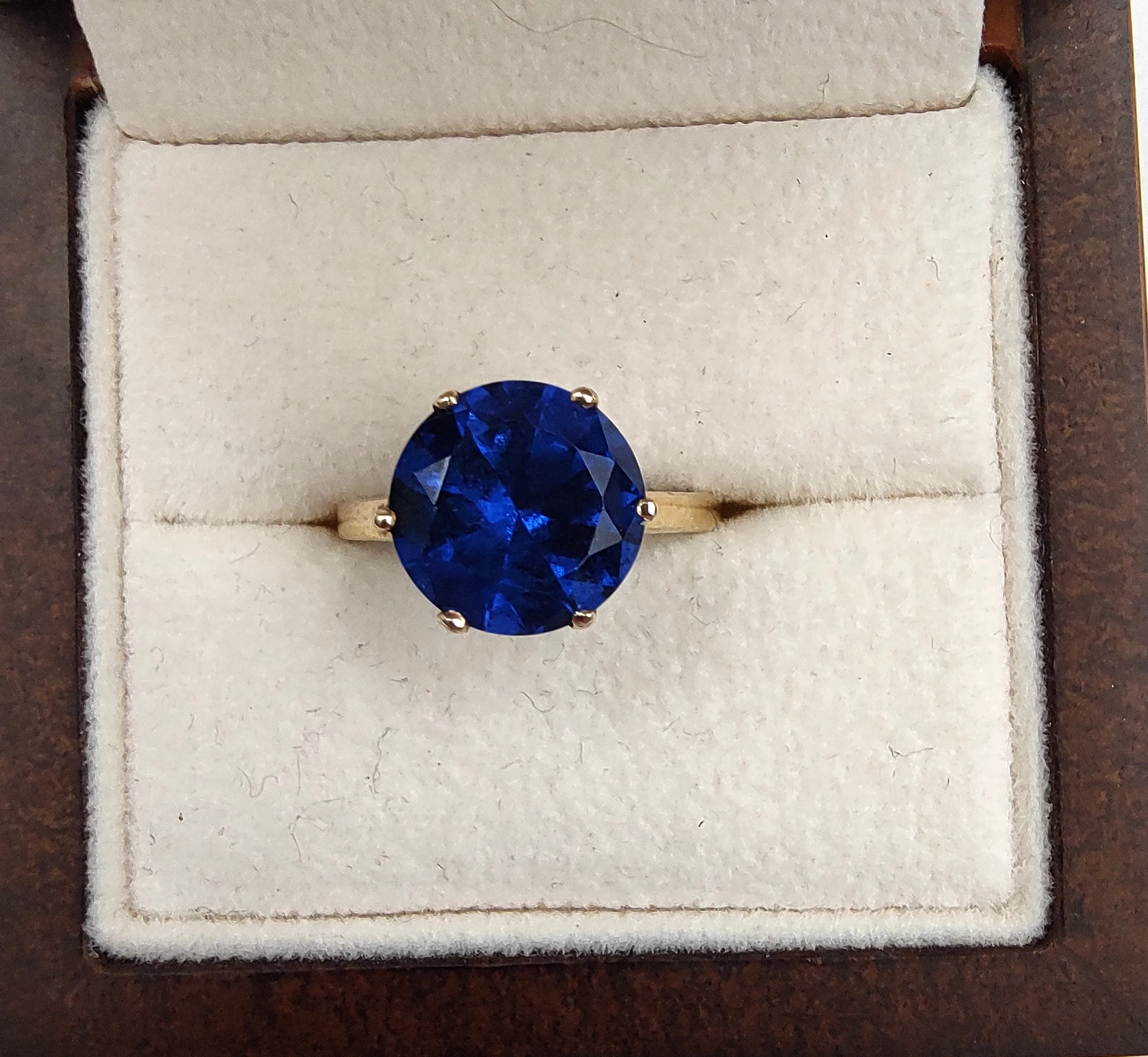 wyjatkowy-zloty-pierscionek-z-niebieskim-kamieniem-585255g-i-armii-wojska-polskiego-10e-kolobrzeg