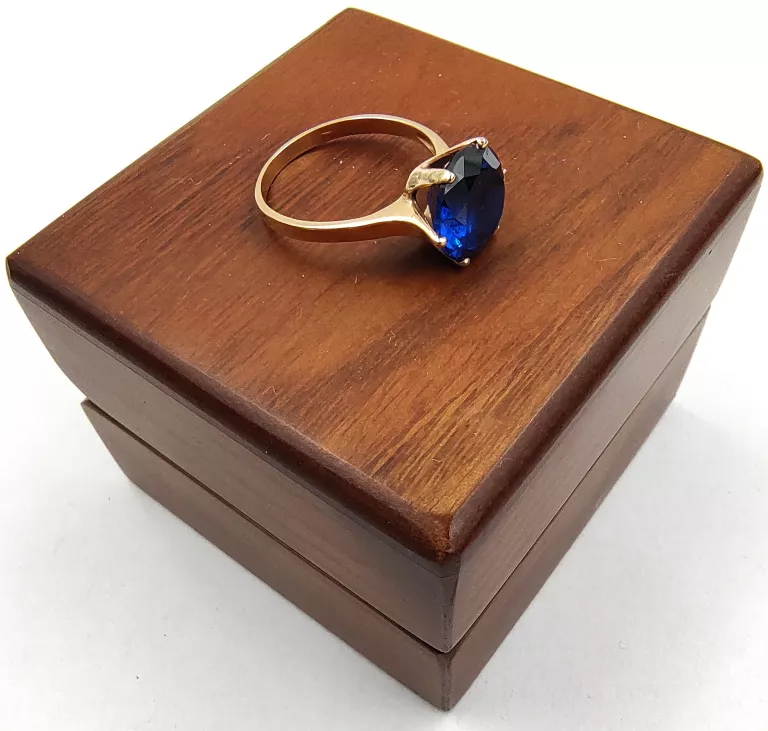 wyjatkowy-zloty-pierscionek-z-niebieskim-kamieniem-585255g-material-15835-2