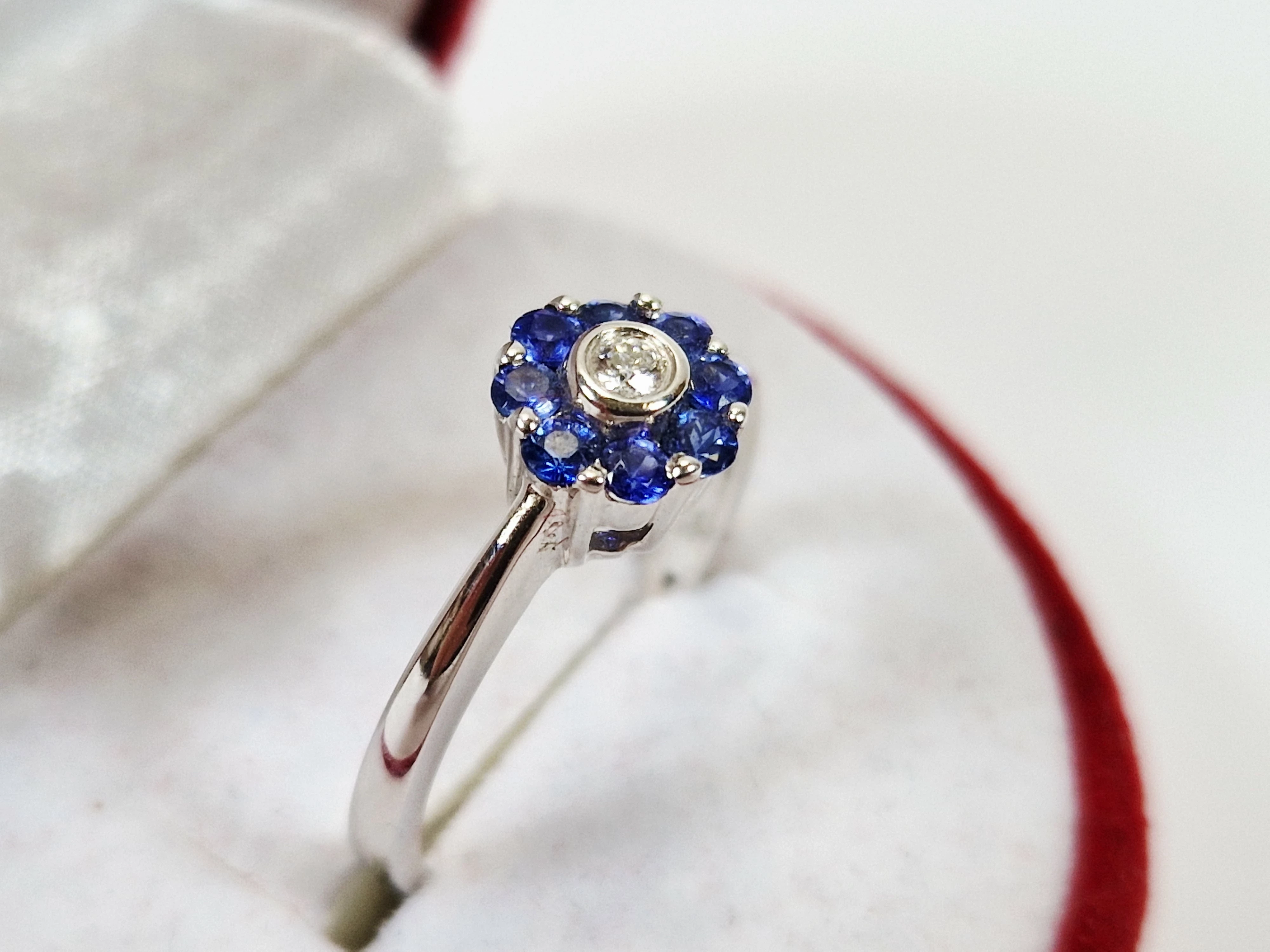 piekny-pierscionek-biale-zloto-z-brylantami-p750-w344g-r12-2730012024-rozmiarsrednica-wew-mm-372-12