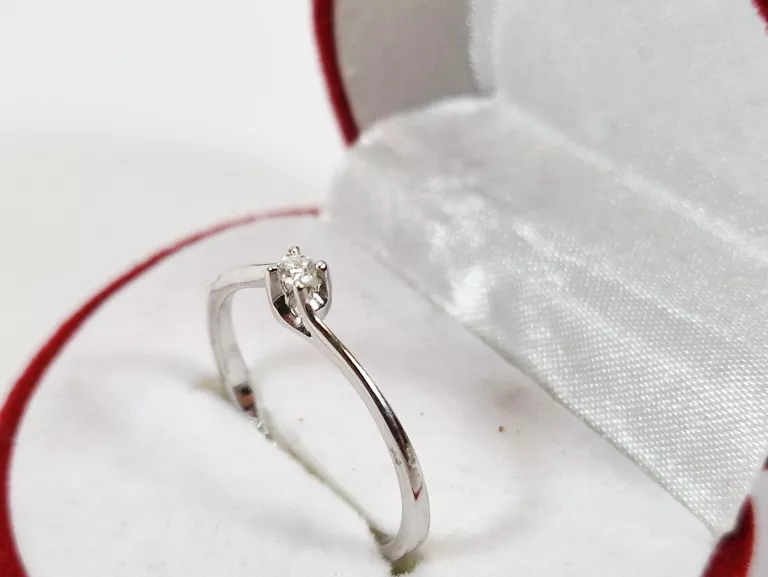 sliczny-pierscionek-z-brylantem-biale-zloto-p375-w141g-r16-1830012024-waga-107