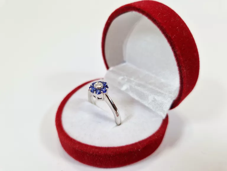 PIĘKNY PIERŚCIONEK BIAŁE ZŁOTO Z BRYLANTAMI P750, W3,44G R12 27/30/01/2024