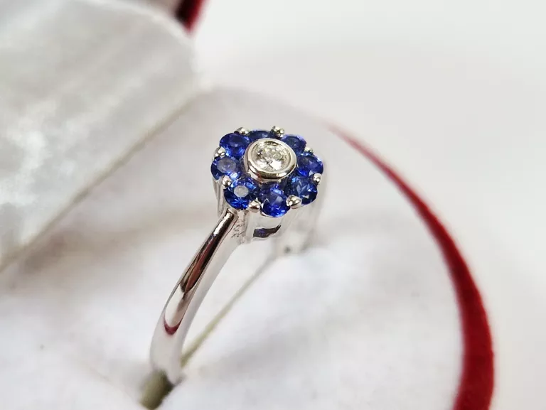 piekny-pierscionek-biale-zloto-z-brylantami-p750-w344g-r12-2730012024-rozmiarsrednica-wew-mm-372-12