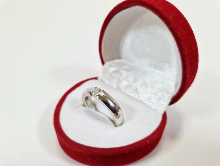 GENIALNY PIERŚCIONEK Z BRYLANTEM BIAŁE ZŁOTO P585 W3,68G R11 19/30/01/2024