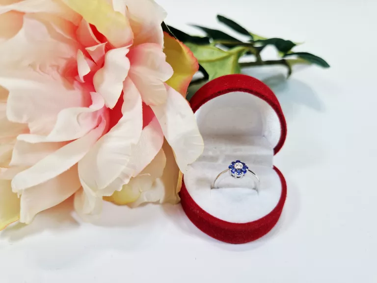 piekny-pierscionek-biale-zloto-z-brylantami-p750-w344g-r12-2730012024-kazimierza-wielkiego-12-miedzyrzecz-fitum