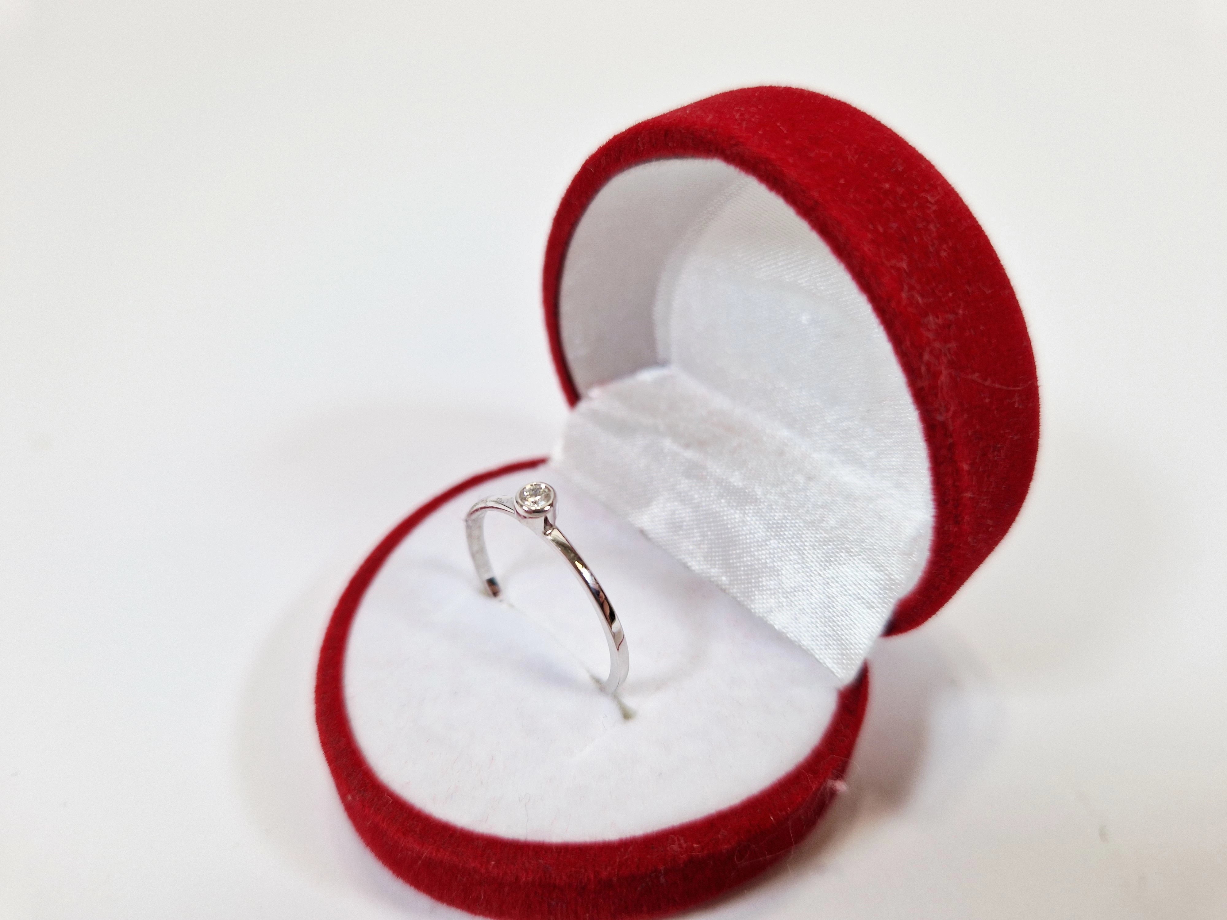 sliczny-pierscionek-z-brylantem-biale-zloto-p375-w12g-r17-1730012024-material-15835-1