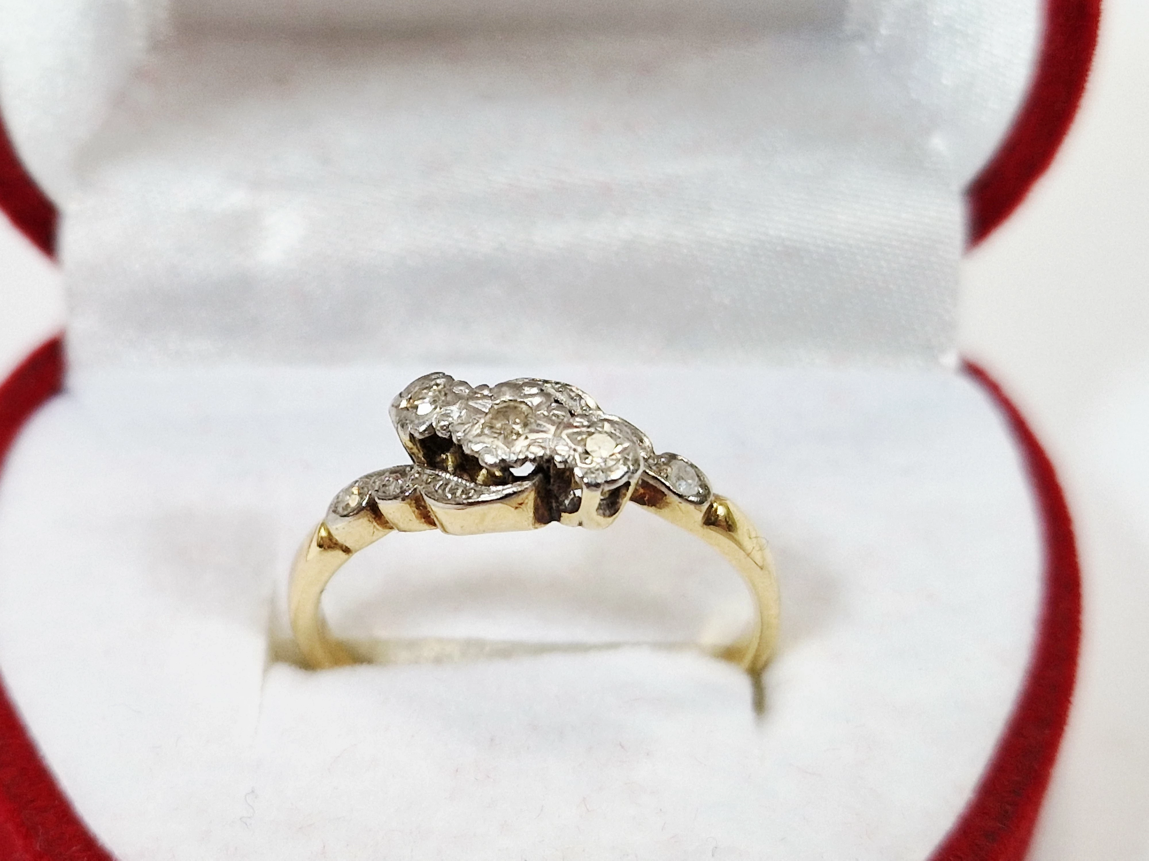 piekny-zloty-pierscionek-z-brylantami-p750-w263g-r15-1731012024-kamien-17088-8388608