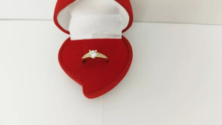 pekny-zloty-pierscionek-585-cyrkonie-254g-ean-gtin-5059958551121