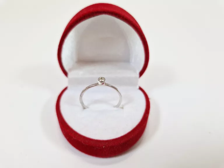 sliczny-pierscionek-z-brylantem-biale-zloto-p375-w12g-r17-1730012024-stan-11323-2