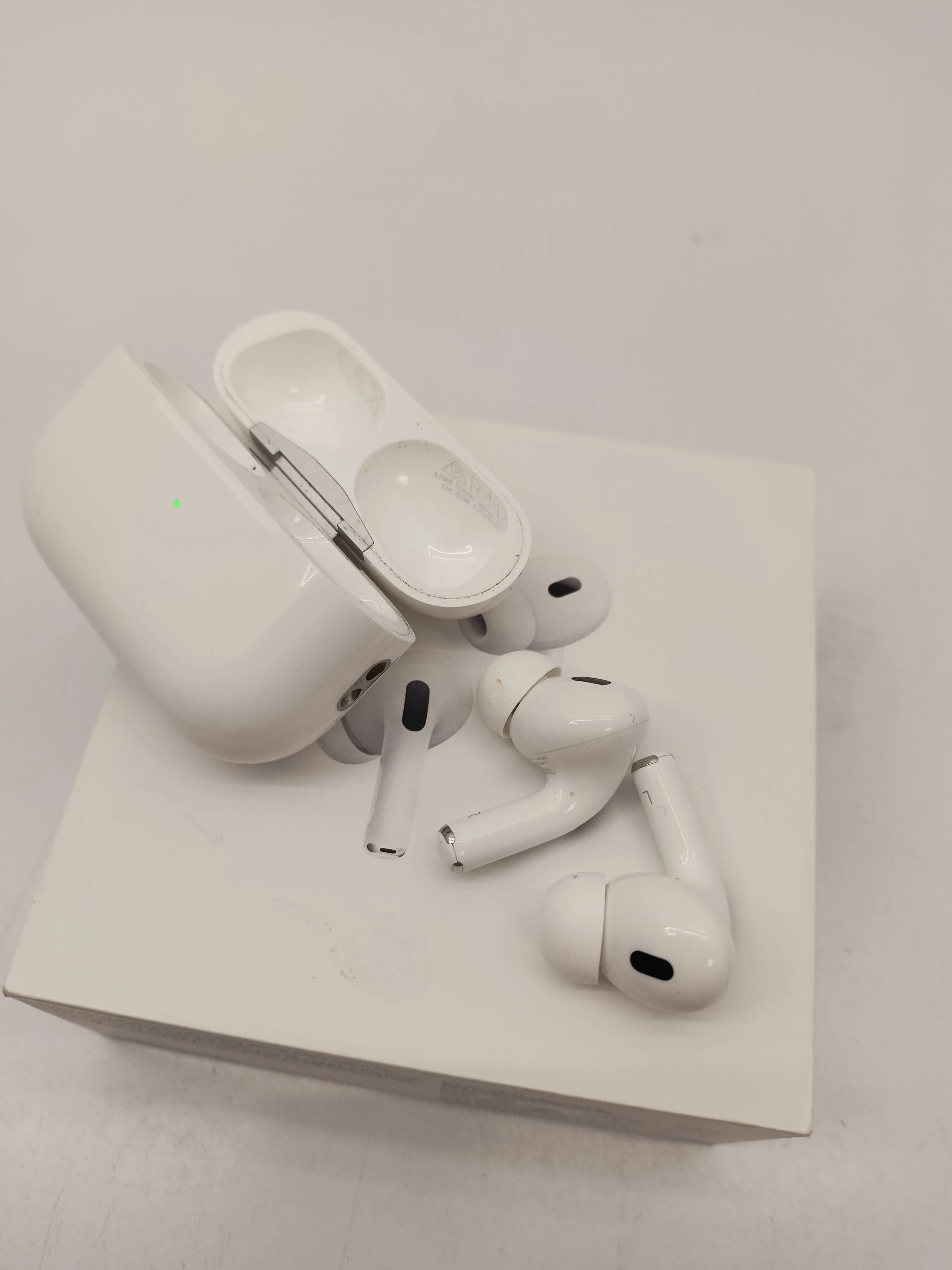 sluchawki-douszne-apple-airpods-pro-2nd-gen-marka-203745-217957