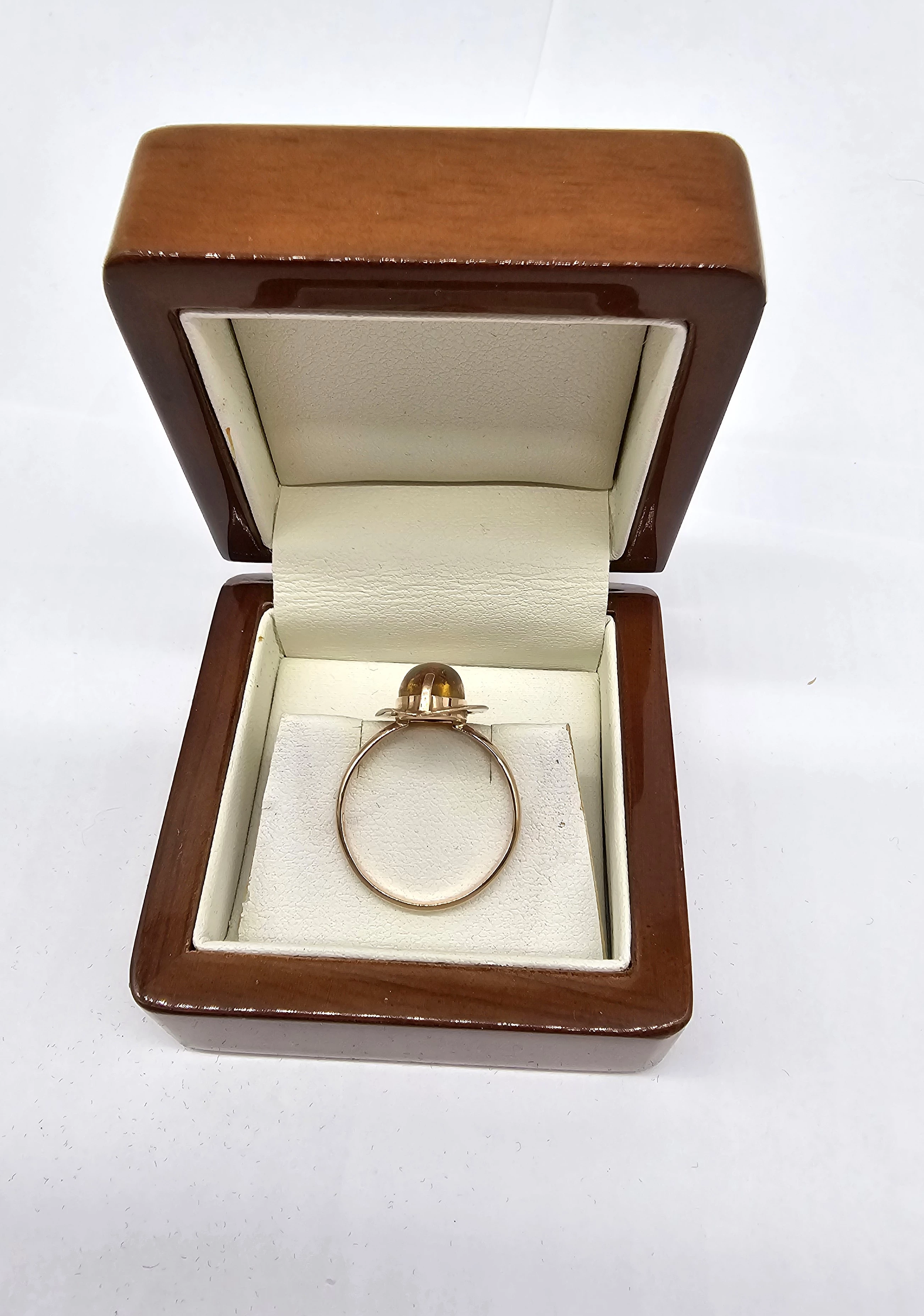 wyrob-jubilerski-uzywany-zloty-pierscionek-585-329g-material-15835-2