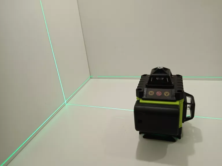 POZIOMICA LASEROWA PŁASZCZYZNOWA LASER KRZYŻOWY 4D 16 LINII 360° 2X AKU