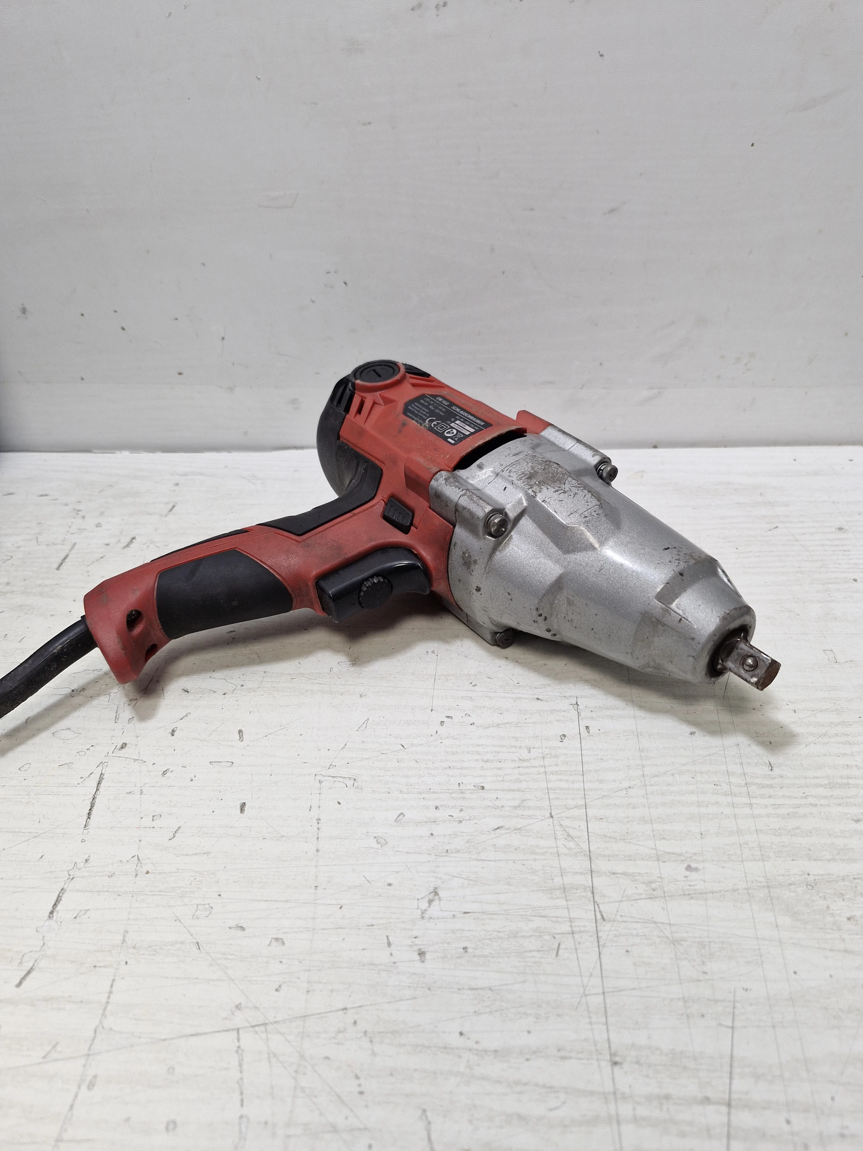 klucz-udarowy-matrix-ew-900-kod-producenta-klucz-udarowy-12v-2000mah-300nm-poreczny