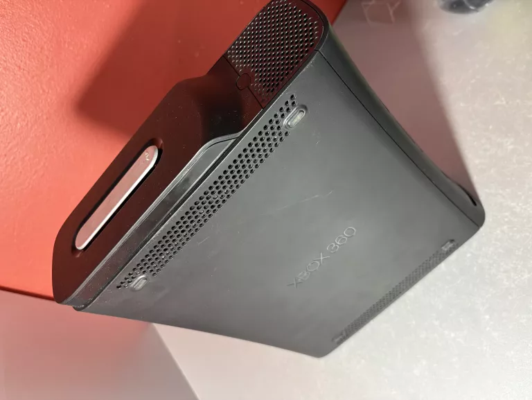 KONSOLA XBOX 360