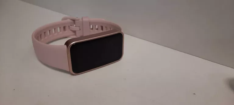 SMARTWATCH HUAWEI BAND 8-067 ŁADOWARKA
