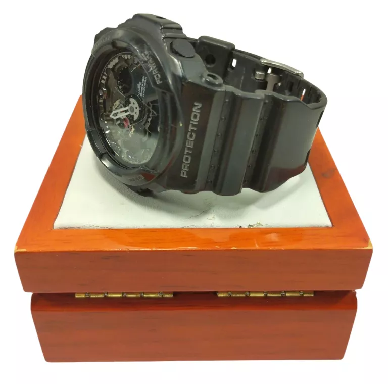 ZEGAREK MĘSKI CASIO G-SHOCK GA-300-1AER