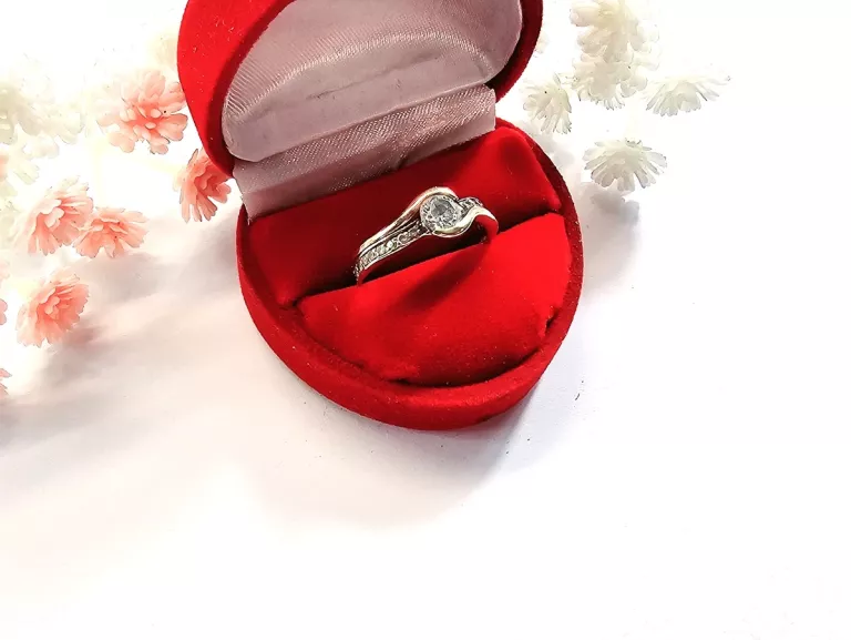 ZŁOTY PIERŚCIONEK 2,15 G 333