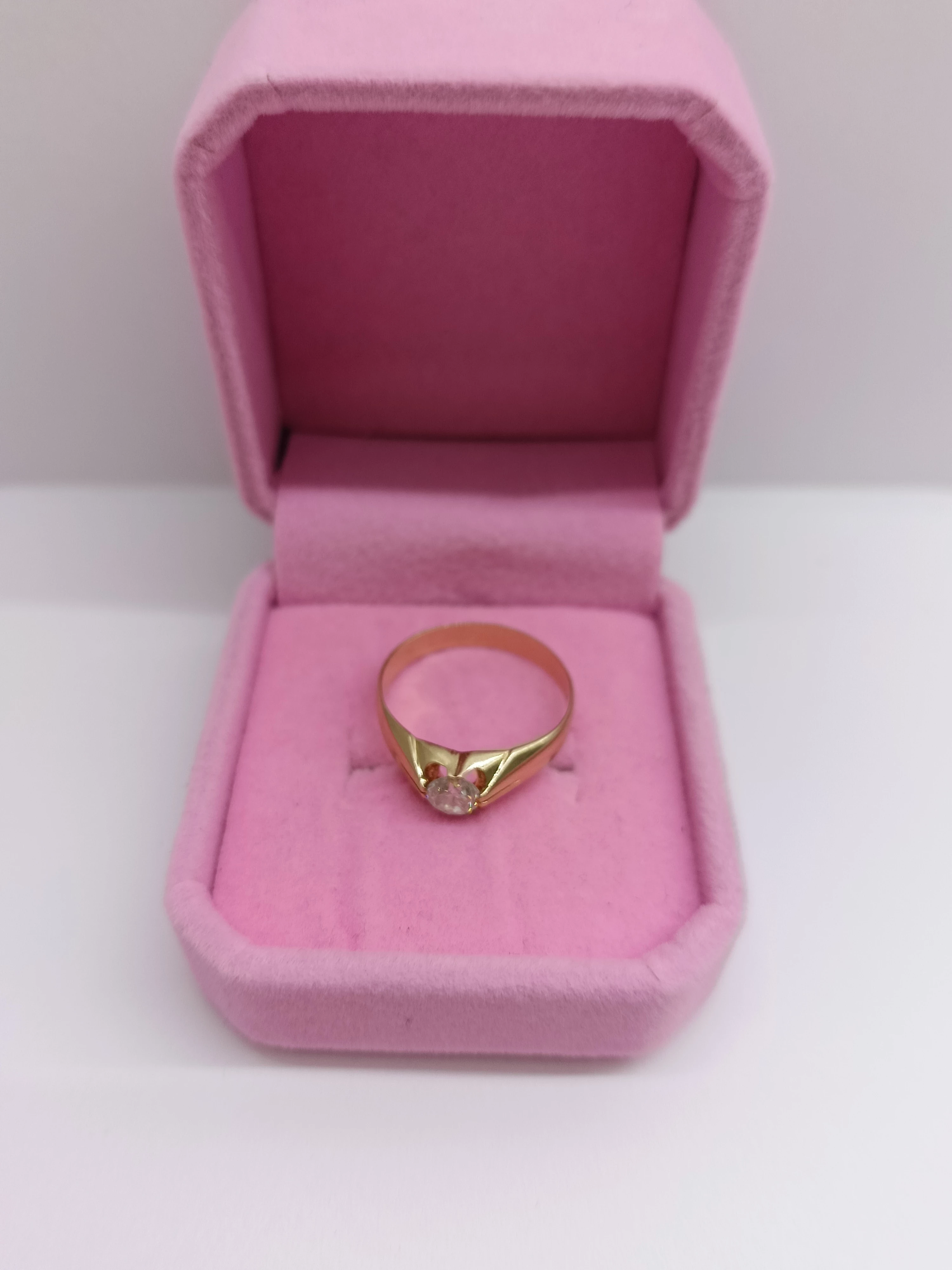 piekny-zloty-pierscionek-z-kamieniem-p585-r18-ean-gtin-5903772060126