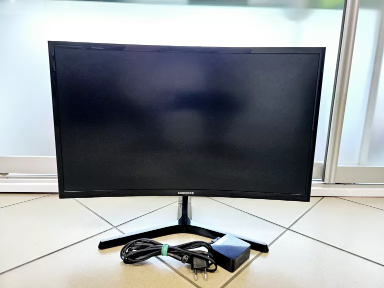 MONITOR SAMSUNG C24FG73FQU 24" ZAKRZYWIONY