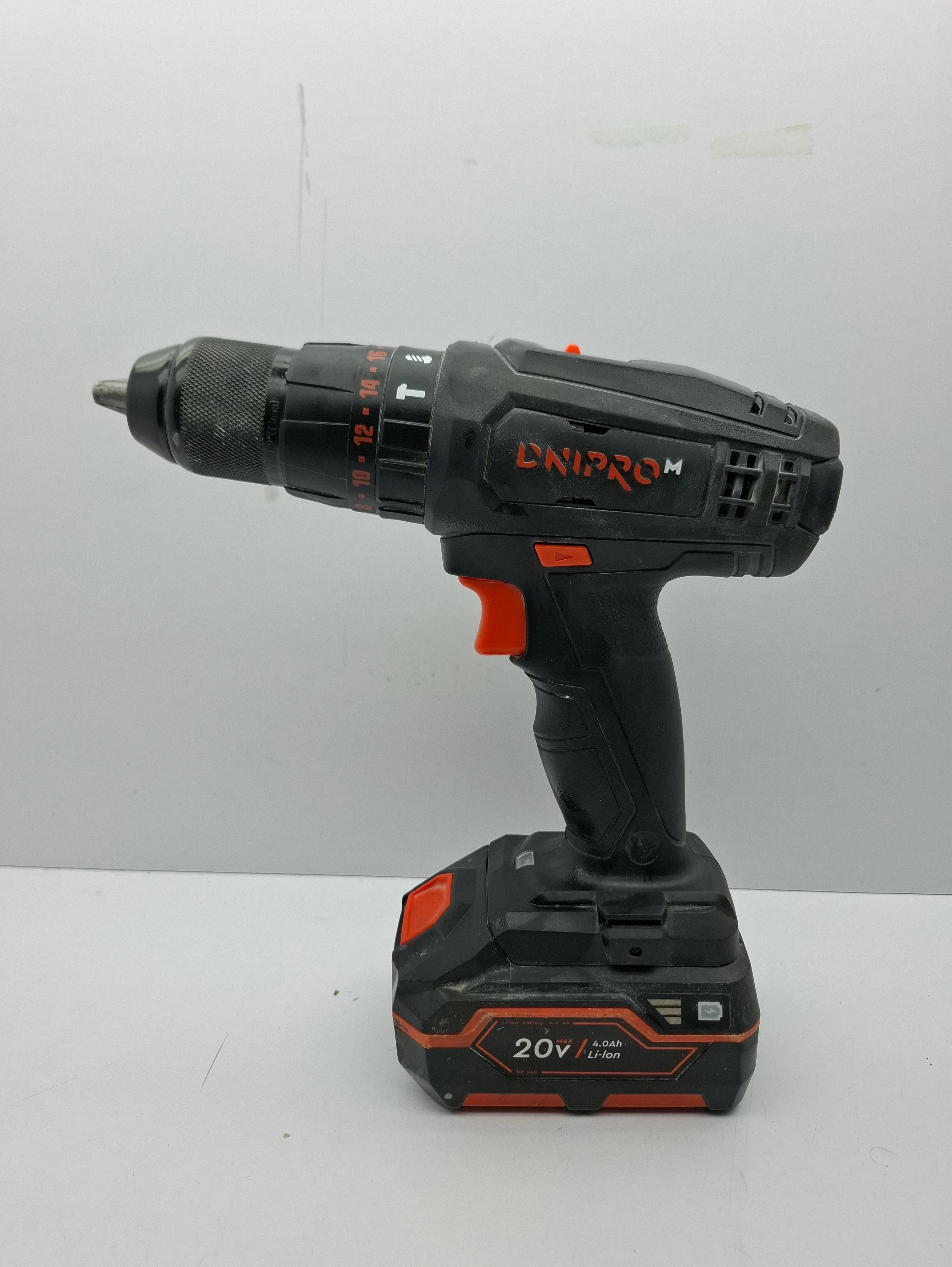 wkretarka-dnipro-cd-200th-rodzaj-silnika-204657-221321