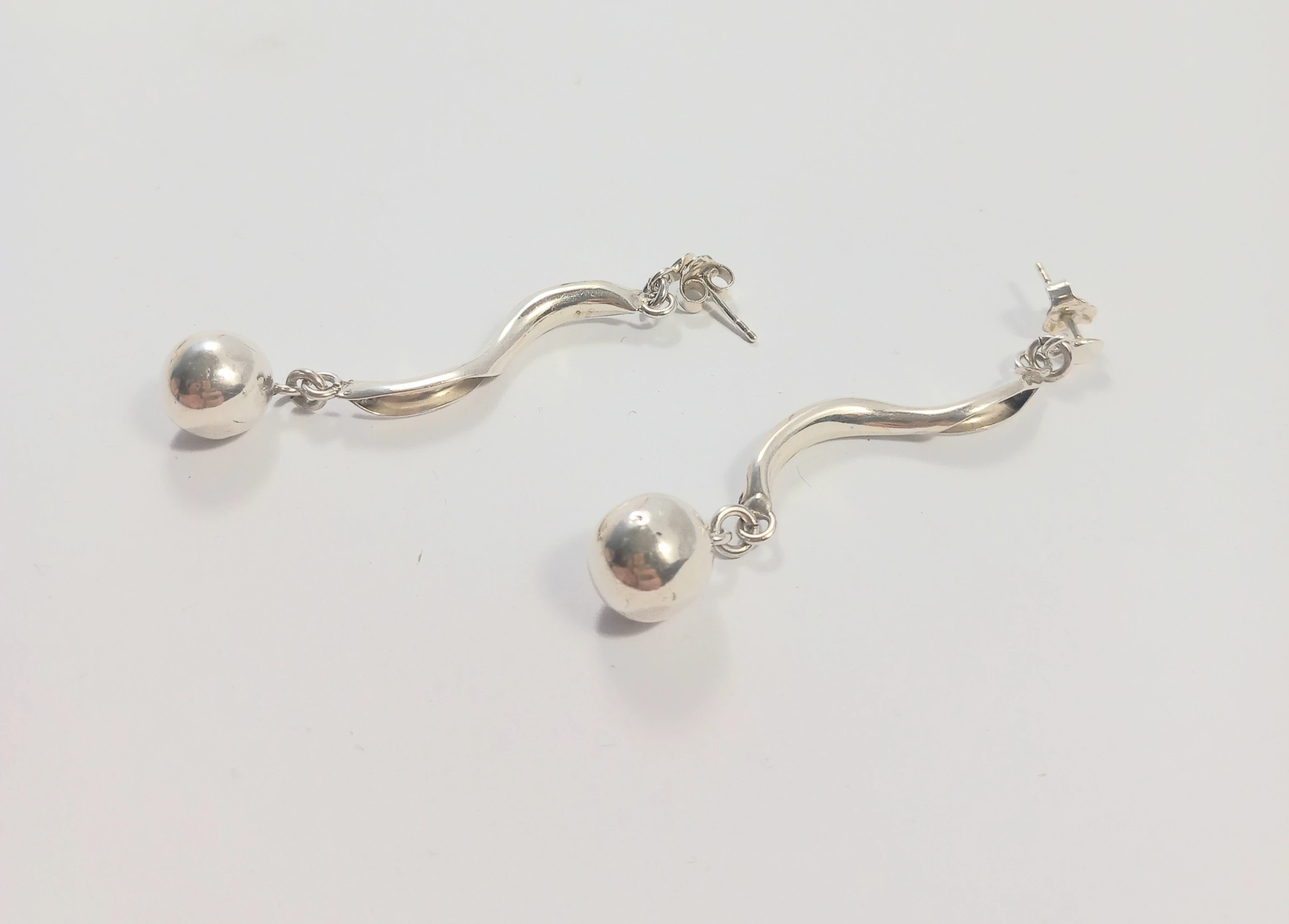 srebro-wyrob-jubilerski-uzywany-kolczyki-kulki-wiszace-marka-226434-1704211